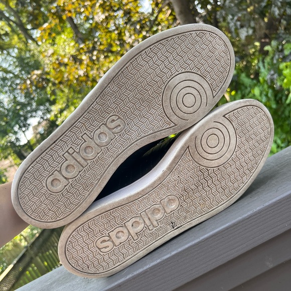 Adidas size 9 - Picture 2 of 7